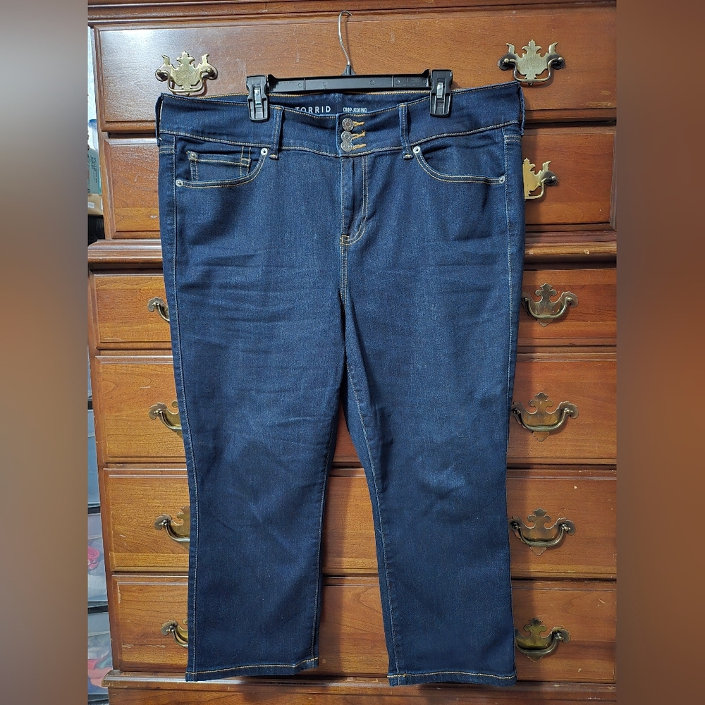 Torrid Women Crop Jegging Super Soft Jeans Size 20